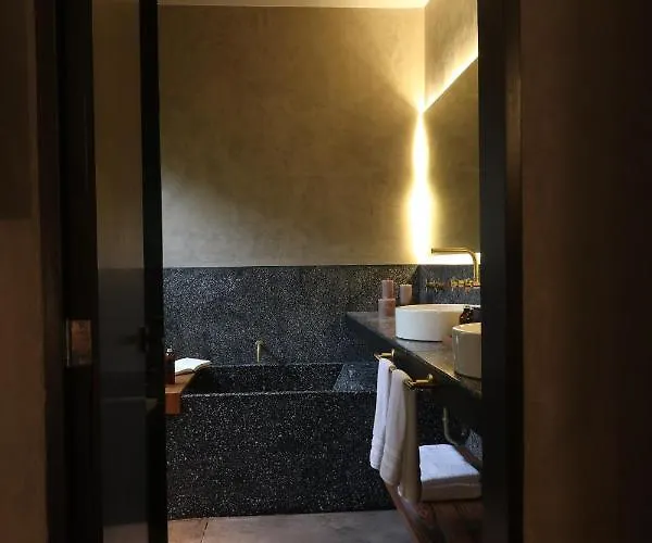 Aposento Boutique Bed and breakfast 4*